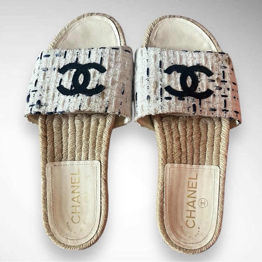 CHANEL Cream and Black Sandals